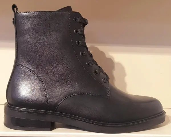 Купить 9-9-25228-41-022 CAPRICE Ботинки женские за 8 790 руб. в интернет-магазине Дом Обуви